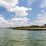 Apartment Schmidt - Strandhaus Direkt Am Mit Sauna, Sport Und Dünengarten Ii Rostock