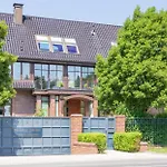 Villa Schmidt Apartments - Strandhaus direkt am Meer mit Sauna, Sport und Dünengarten II